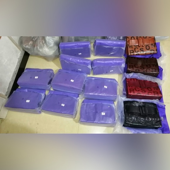 New Brown Vegan leather Handbag w/Strap - Picture 2 of 3